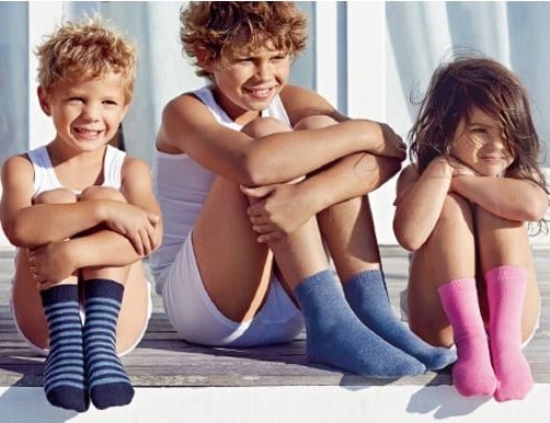 Kindersocken – zwischen Wahnsinn und Luftsprüngen