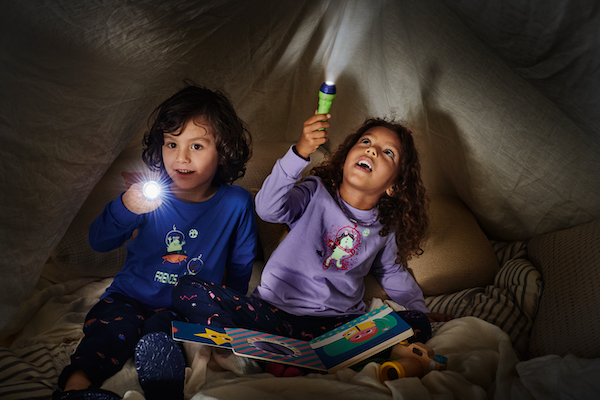Glow-In-The-Dark-Schlafanzüge bei SCHIESSER - perfekt für Pyjamapartys!