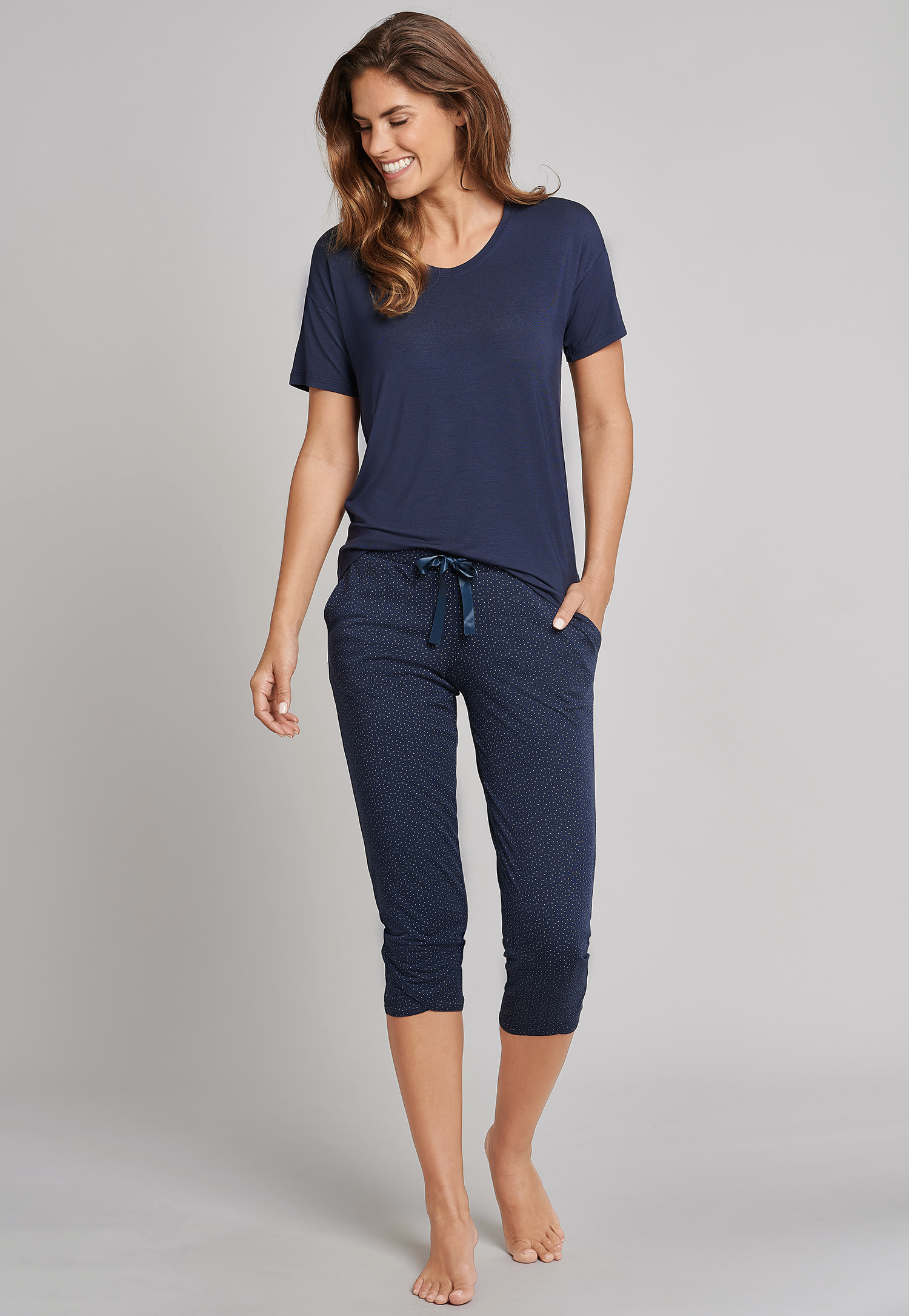 Pyjama Femme été – Haut Col V Manches Courtes + Pantalon Long à Poches – Léger, Doux, Respirant – Ensemble Nuit Décontracté