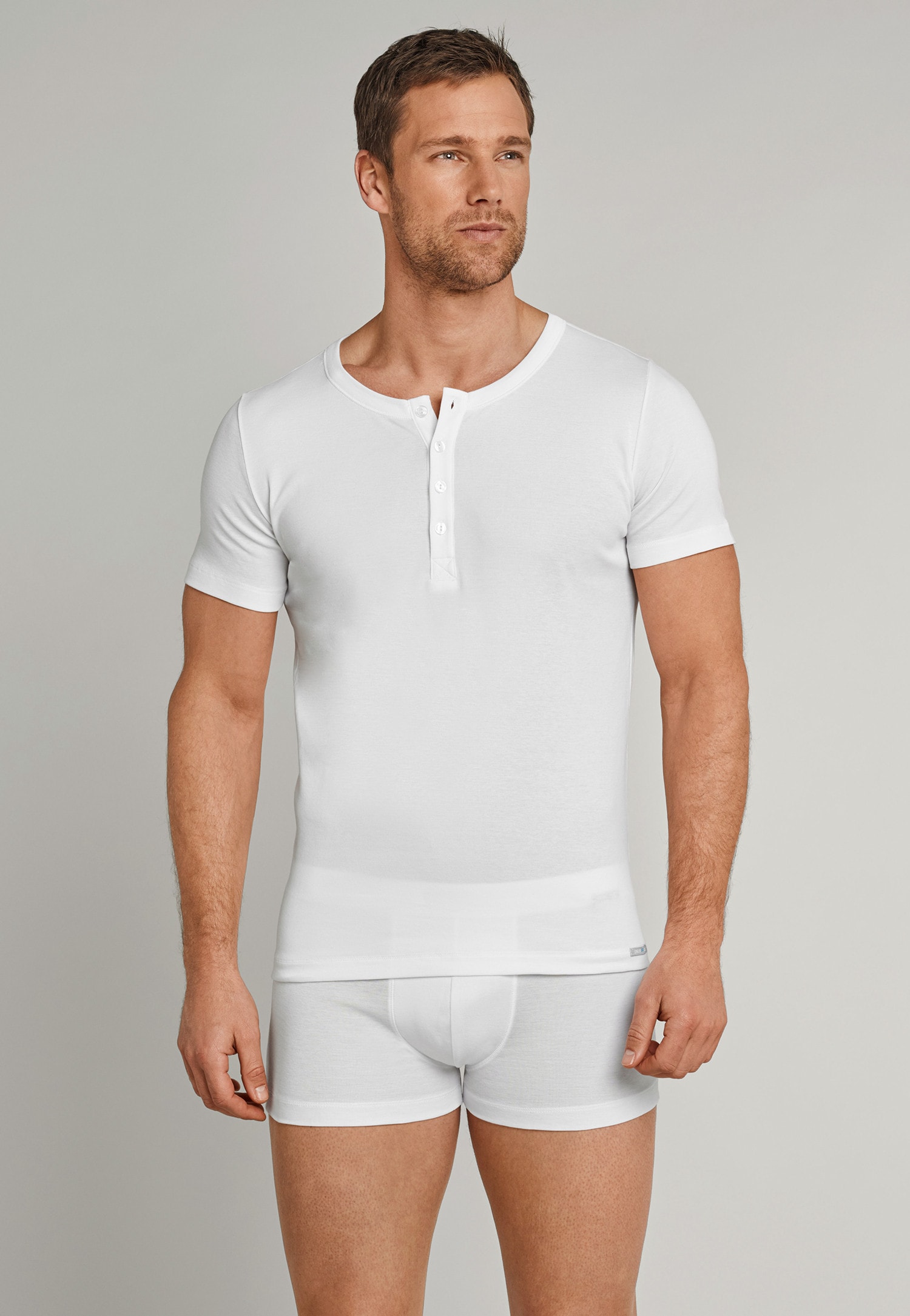 Herren Kurzarm-Henley-Shirt mit moderner Knopfleiste und subtiler