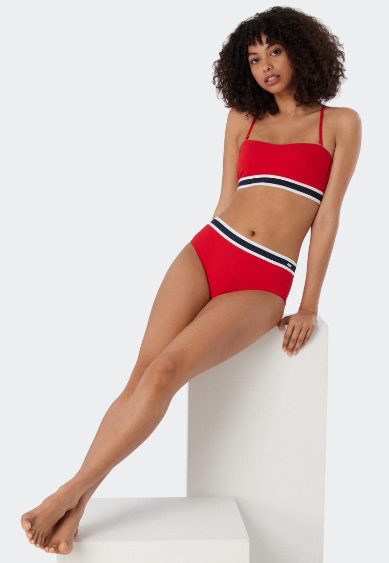 Set composto da uno slip midi in un design a coste e da un bikini a fascia con imbottiture morbide e spalline regolabili, rosso - Underwater