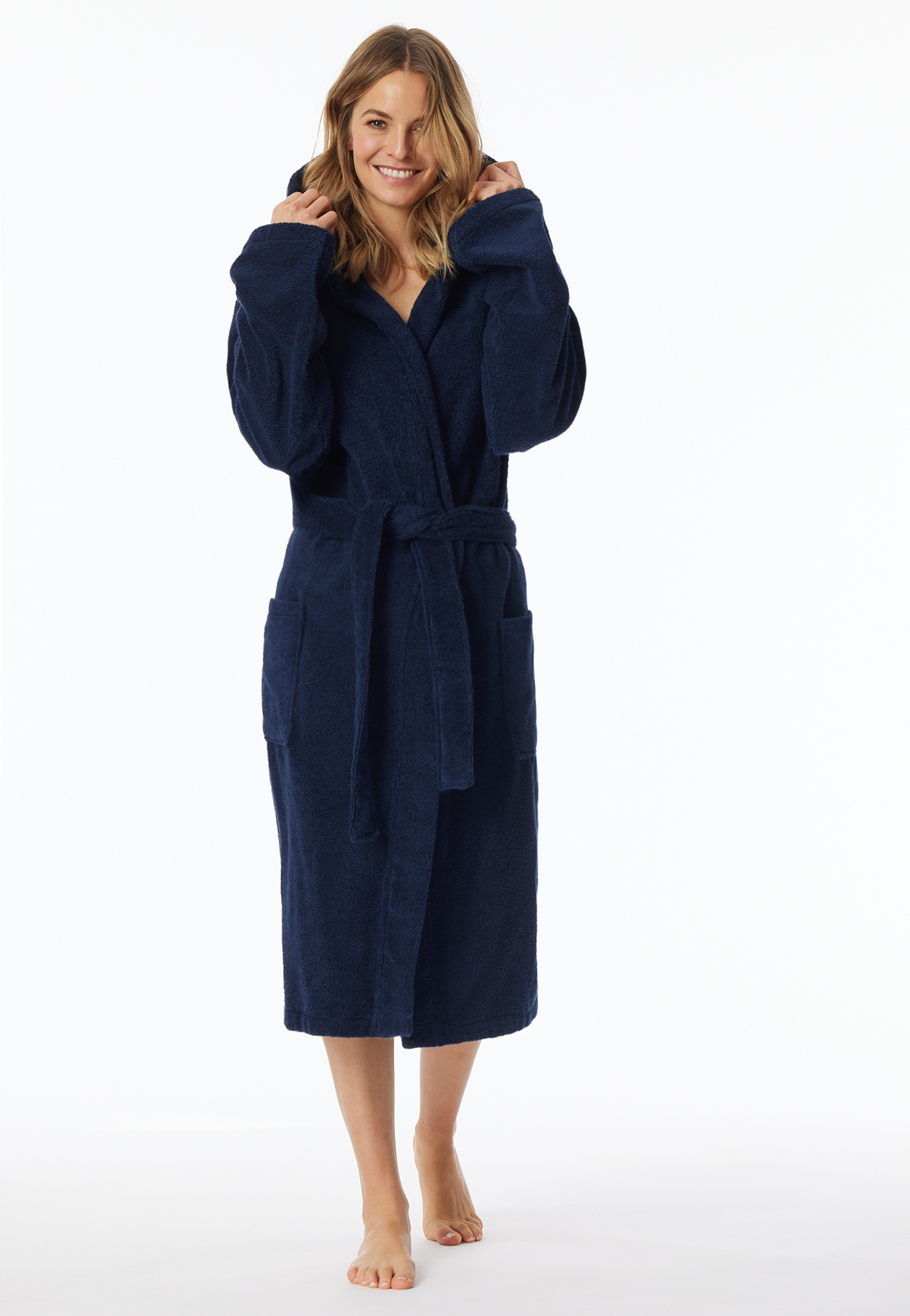 Artikel klicken und genauer betrachten! - dunkelblauer Bademantel für Damen - mit kuscheliger Kapuze - große Taschen für Extra-Komfort - Bindegürtel - Gesamtlänge: 120 cm - in weicher, gemütlicher Frottee-Qualität | im Online Shop kaufen